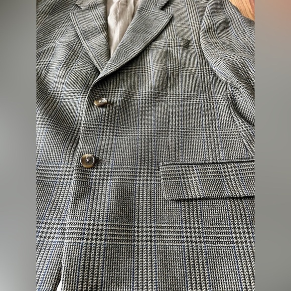 Lauren by Ralph Lauren Men's Plaid Blazer, 100
Percent Wool 39 R - Picture 2 of 15